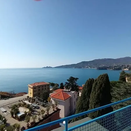 Con Stupenda Vista Mare Zona Bristol Apartament Rapallo