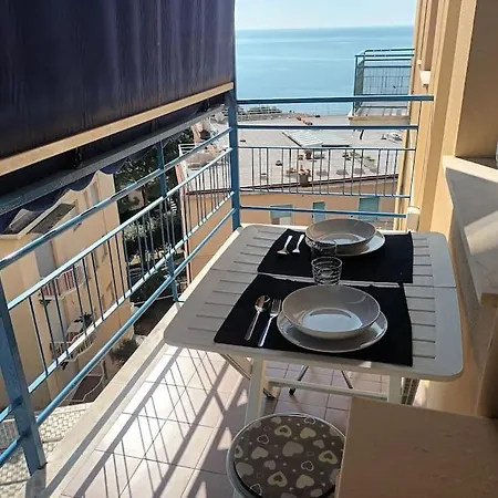 Con Stupenda Vista Mare Zona Bristol Apartament